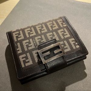 FENDI WALLET (used, very good condition)